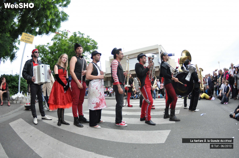 11/56 photos du spectacle La fanfare à la Gueule du ch'val